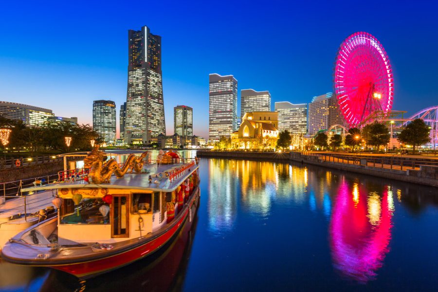 Yokohama Private & Customizable Walking Tour with Expert Guide (7h / 6ppl)