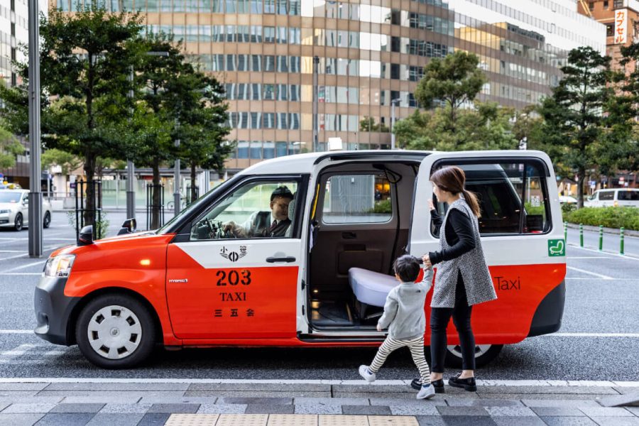 Universal Studios Japan / Tokyo Disneyland / See (one way / 9 ppl)